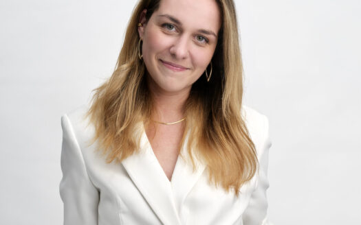 CAROL PORTRET3389 kopie scaled e1750437871446
